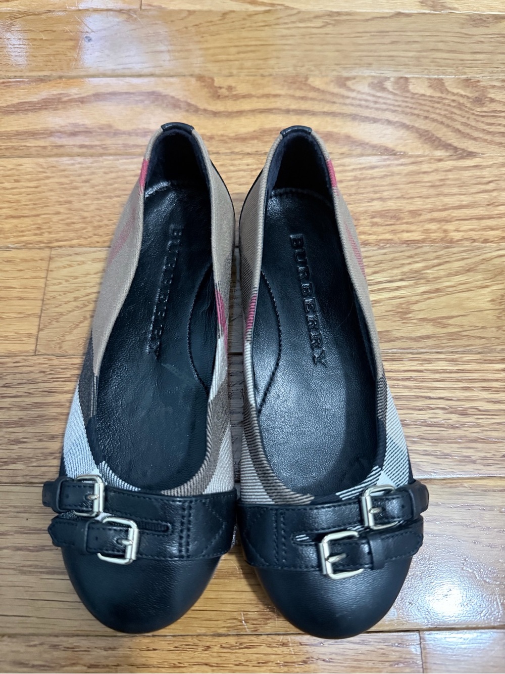 Burberry size EU 29 US 11.5 Beige Check Flats with Black Leather